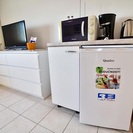 Apartmani Luna Vir Exterior foto