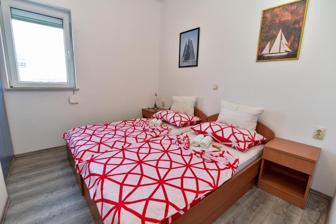 Apartmani Luna Vir Exterior foto