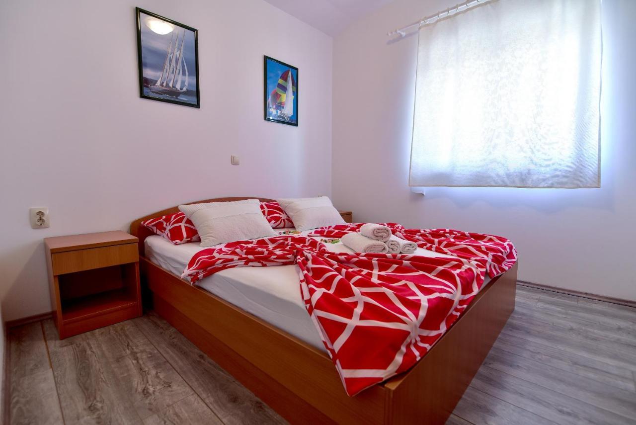Apartmani Luna Vir Exterior foto
